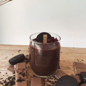 SCENTED CANDLE CHOCOLATE BERRIES 80 HOURS OF BURNING